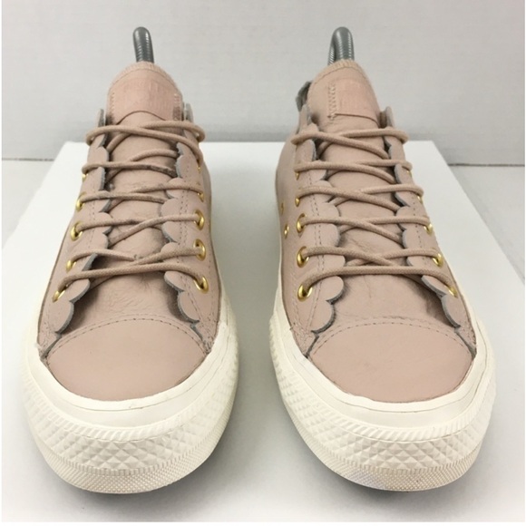 Converse Women’s Chuck Taylor All Star Low Top Pink Scallop - Picture 4 of 7